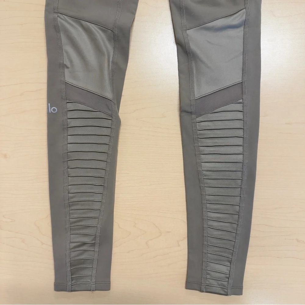 Alo Yoga High-Waist Moto Legging Gravel Glossy XXS NWT